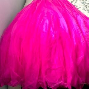 Dress wore once for few hours. No smoking or pet home